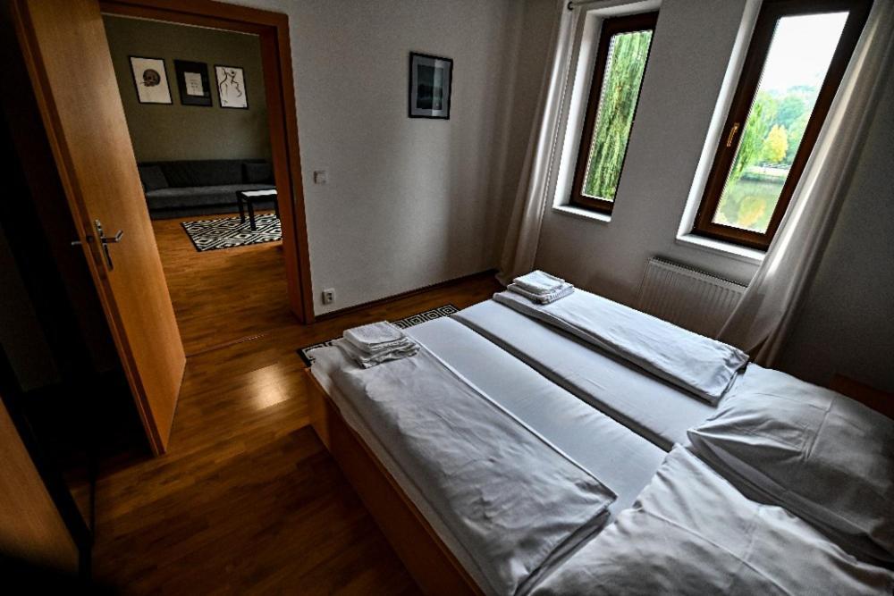 Aparthotel Faust เดชชิน ภายนอก รูปภาพ