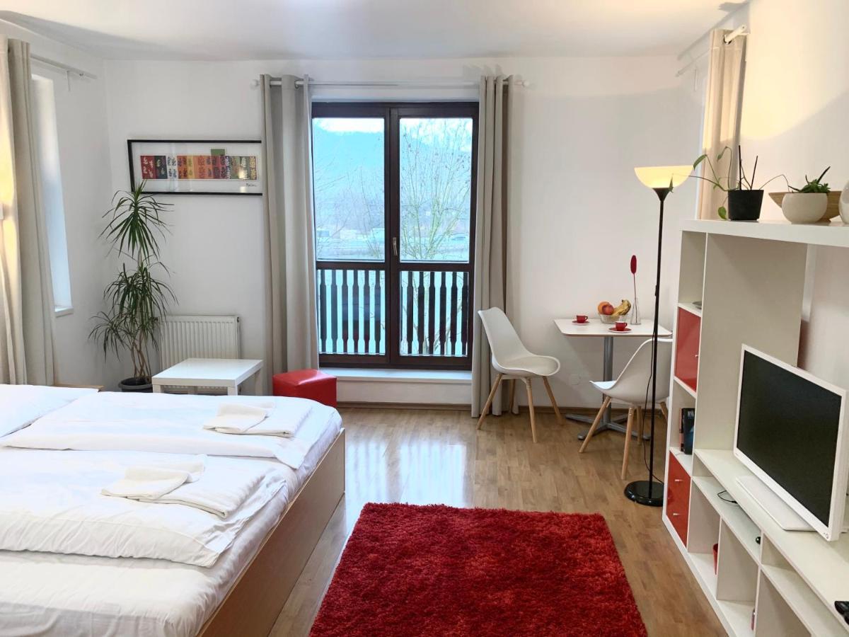 Aparthotel Faust เดชชิน ภายนอก รูปภาพ